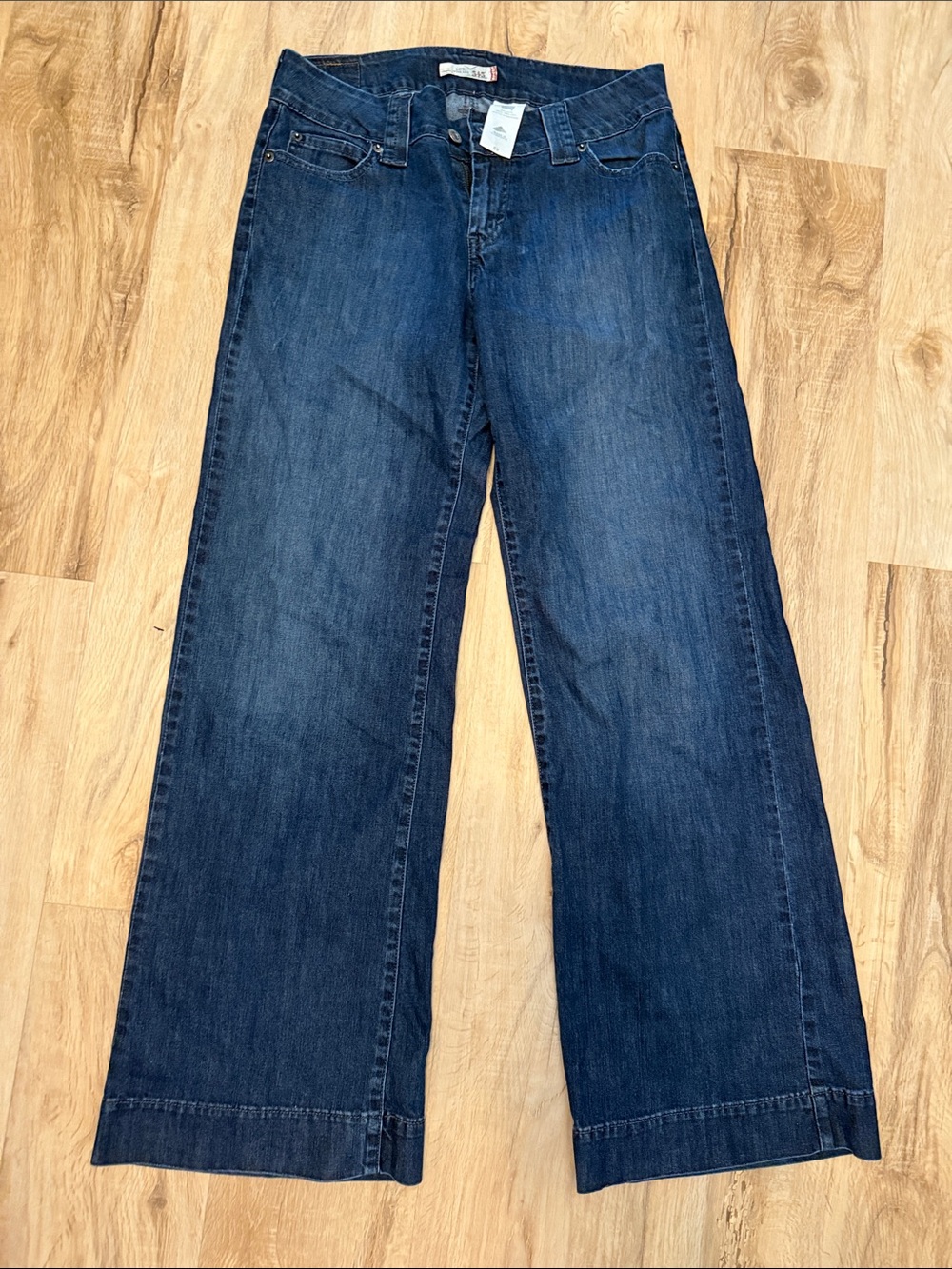 Levi Strauss Women’s Dark Blue Low Wide-Leg 545 Jeans, Size 6M